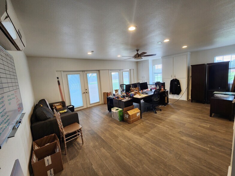 More Photos Of 102 County Road 180, Leander Loft Creative Space For Sale