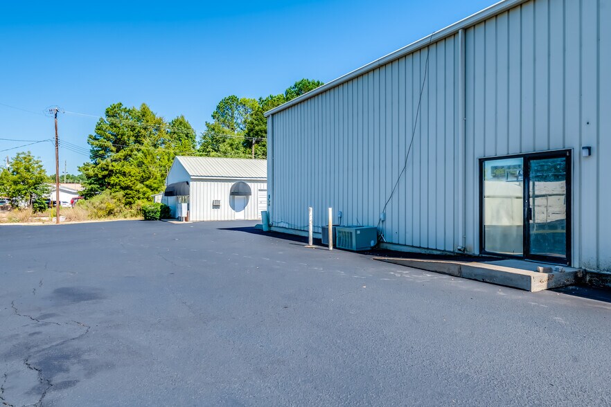 More Photos Of 480 N Dean Rd, Auburn Light Distribution For Lease