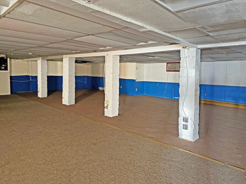 More Photos Of 6110 Harford Rd, Baltimore Storefront Retail Office For Lease