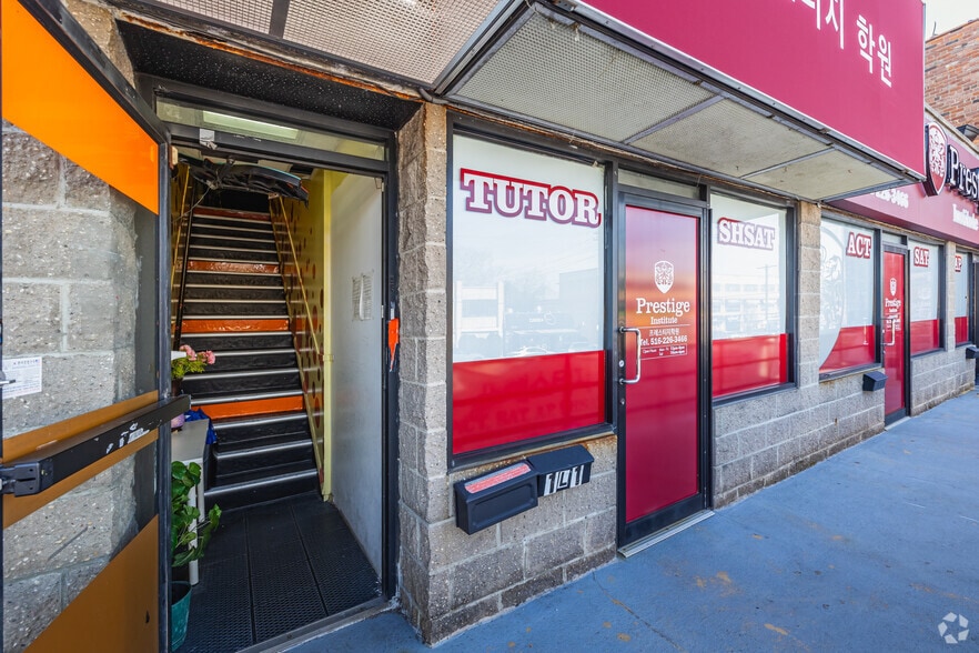 More Photos Of 4558 Bell Blvd, Flushing Storefront Retail Office For Lease