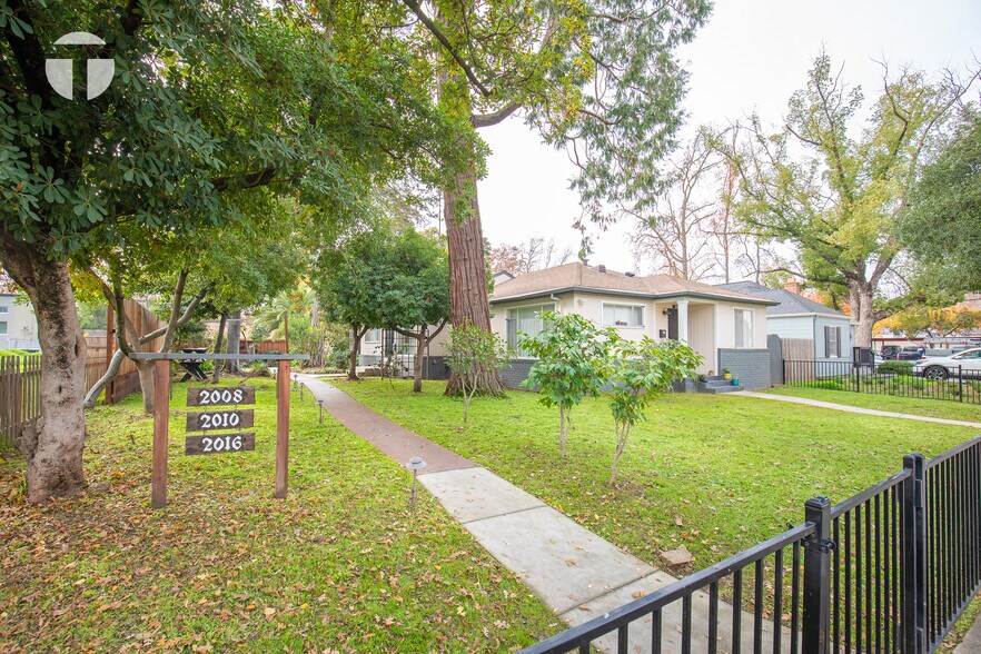 More Photos Of 2016 U St, Sacramento Apartments For Sale