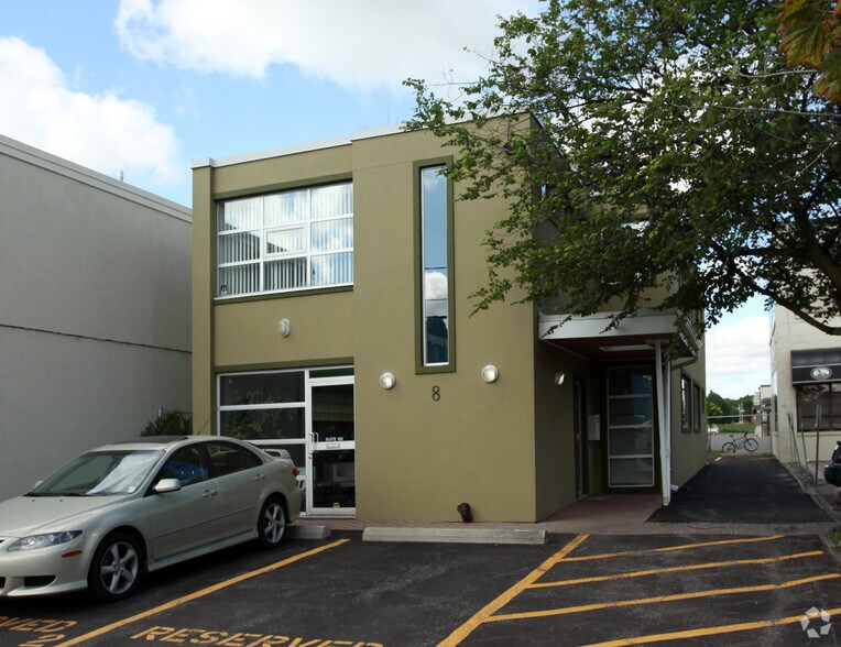 More Photos Of 8 Brentcliffe Rd, Toronto Office For Sale