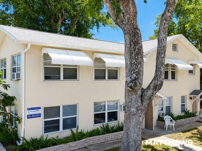 More Photos Of 26 SE 13th Ter, Dania Beach Apartments For Sale