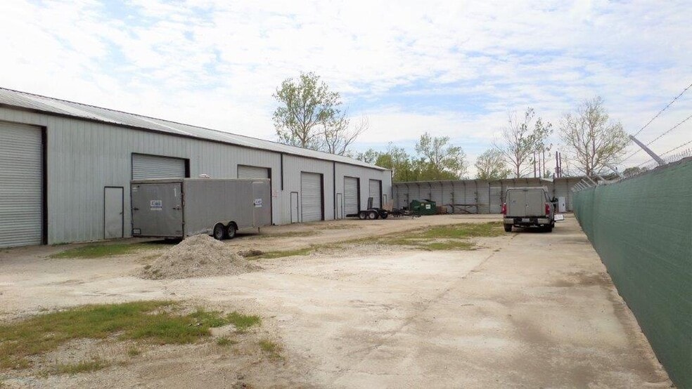 More Photos Of 160 Highway 3256, Lake Charles Distribution For Lease