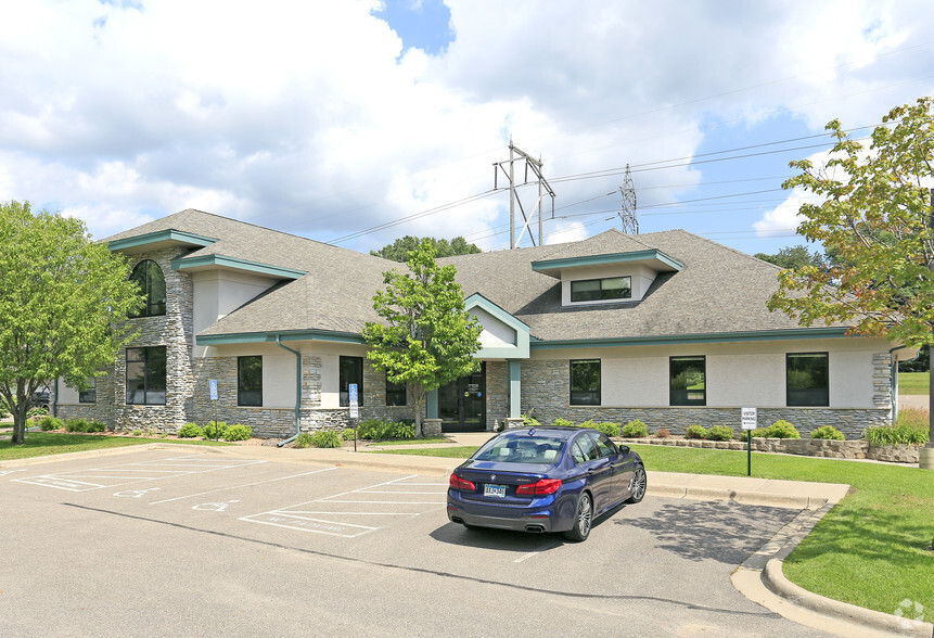 Primary Photo Of 2145-2165 Woodlane Dr, Woodbury Office For Lease