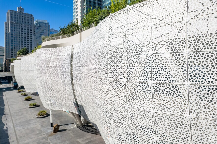 More Photos Of 425 Mission St, San Francisco Freestanding For Lease