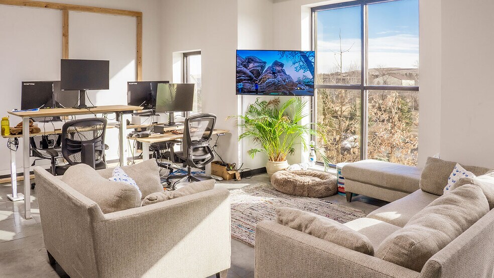 More Photos Of 3000 Airport Dr, Erie Light Manufacturing For Sale