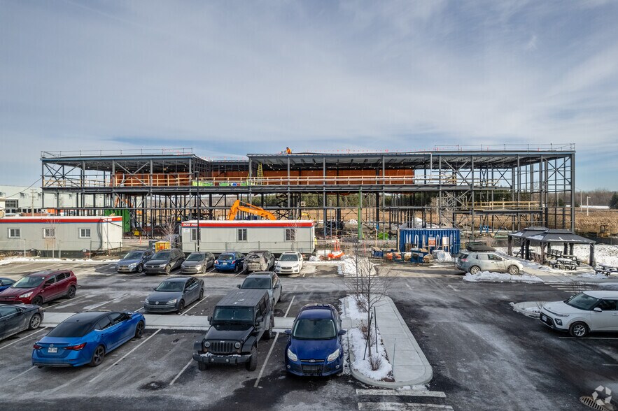 More Photos Of 401 Rue Louis-Blériot, Mascouche Flex For Lease