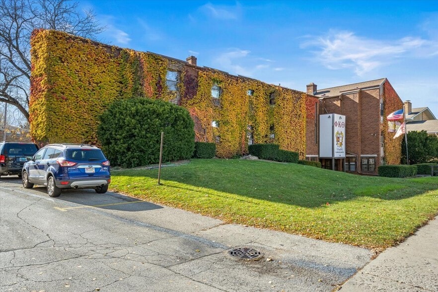 More Photos Of 910 W Hillcrest Dr, Dekalb Sorority Fraternity House For Sale