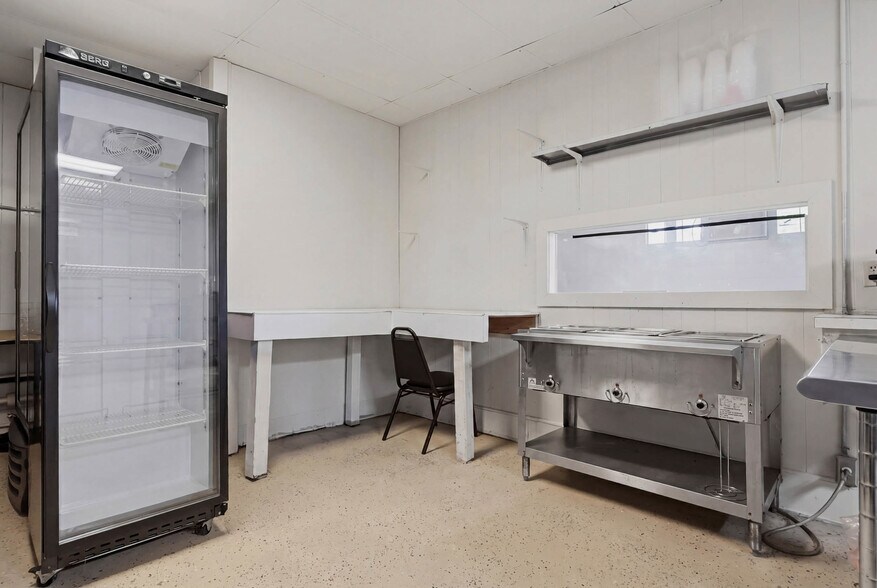More Photos Of 450 Stephens St, Rochelle Storefront Retail Office For Sale