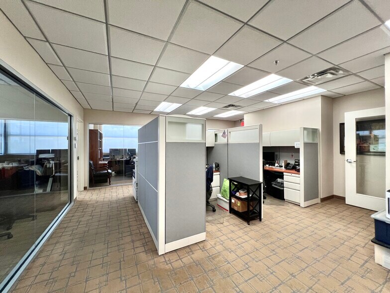 More Photos Of 1430 S Dixie Hwy, Coral Gables Office For Sale