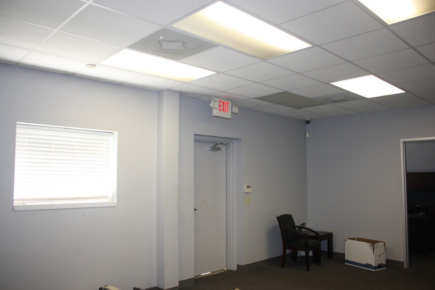 More Photos Of 19111 Fm 362 Rd, Waller Manufacturing For Sale