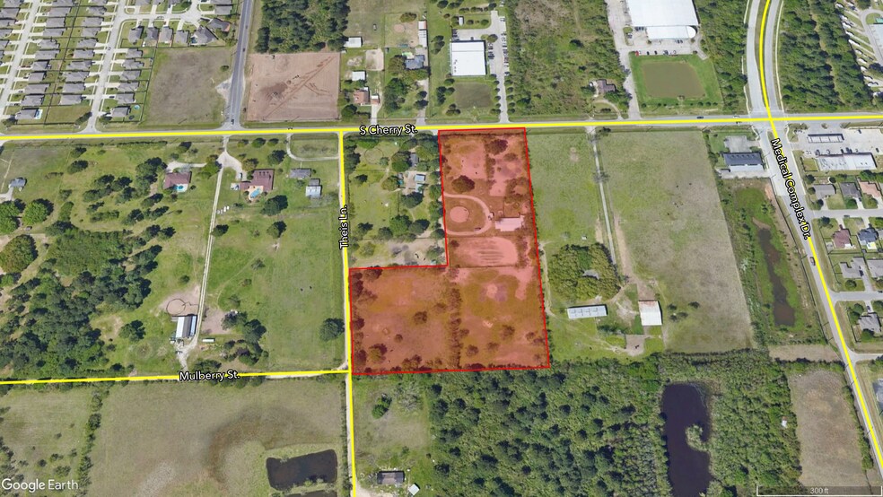 More Photos Of 1627 S Cherry St, Tomball Manufacturing For Sale