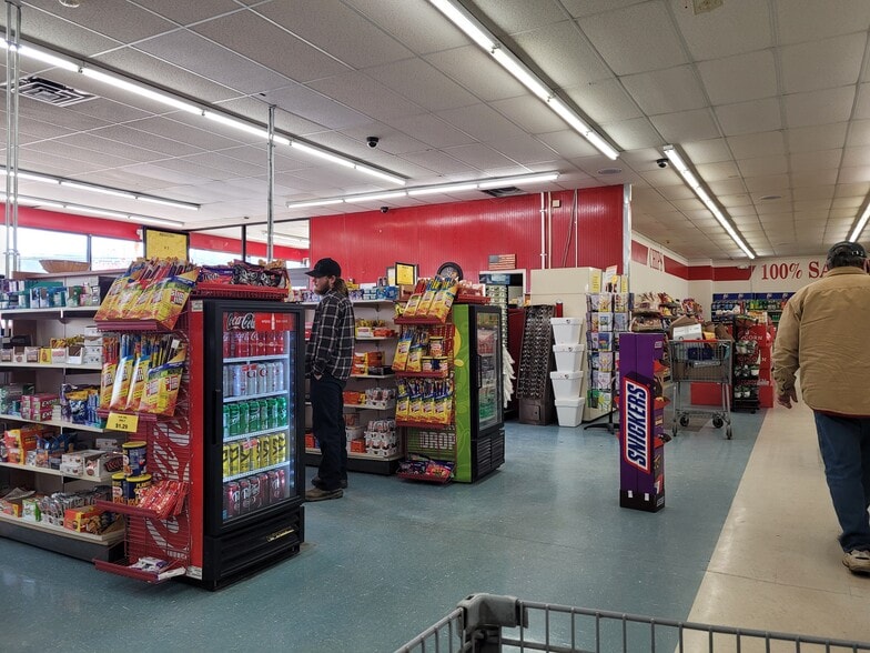 More Photos Of 508 Ruritan Rd, Harriman Supermarket For Sale