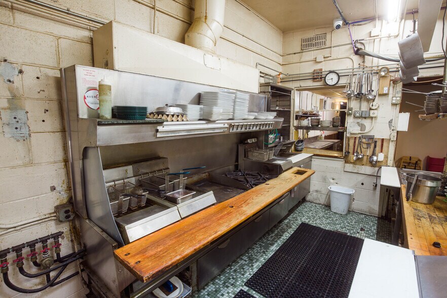 More Photos Of 720 N Wisconsin Ave, Elkhorn Restaurant For Sale