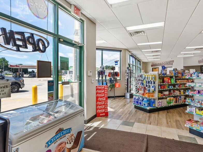 More Photos Of 600 N Main St, Brillion Service Station For Sale