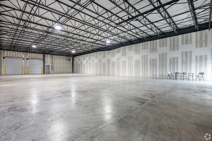 More Photos Of 8229 Tyner Rd, Colfax Flex For Lease