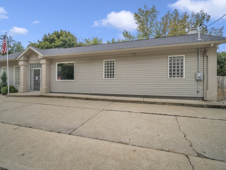 More Photos Of 4018 12th St NW, Canton Light Manufacturing For Sale