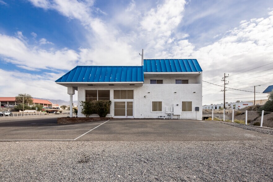 More Photos Of 951 Lake Havasu Ave N, Lake Havasu City Showroom For Sale