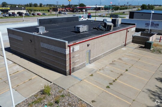 More Photos Of 1554 Broad St, Story City Convenience Store For Sale