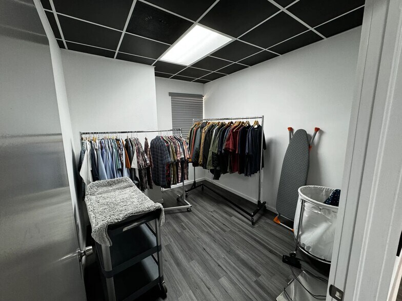 More Photos Of 3226 N Falkenburg Rd, Tampa Office For Sale