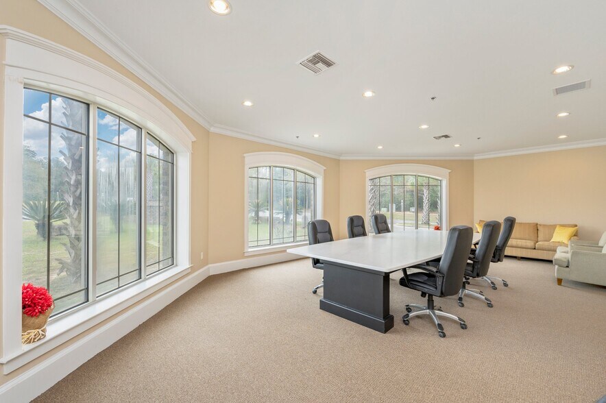 More Photos Of 3201 Heritage Plantation Blvd, Laurel Hill Office For Sale