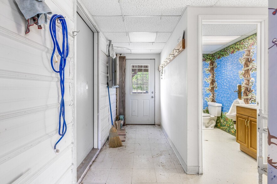 More Photos Of 99 Roper Dr, Park Hills Self Storage For Sale