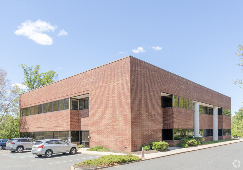 Primary Photo Of 100 Horizon Center Blvd, Hamilton Coworking Space