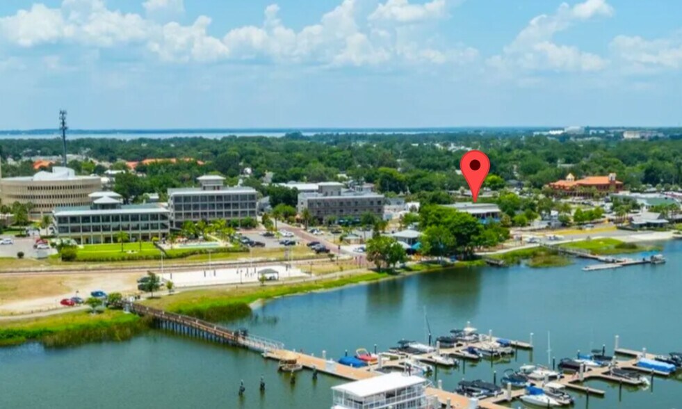 More Photos Of 111 W Ruby St, Tavares Restaurant For Sale