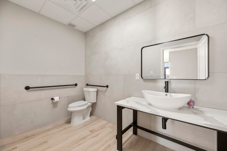 More Photos Of 17985 Shaw Rd, Cypress Loft Creative Space For Sale
