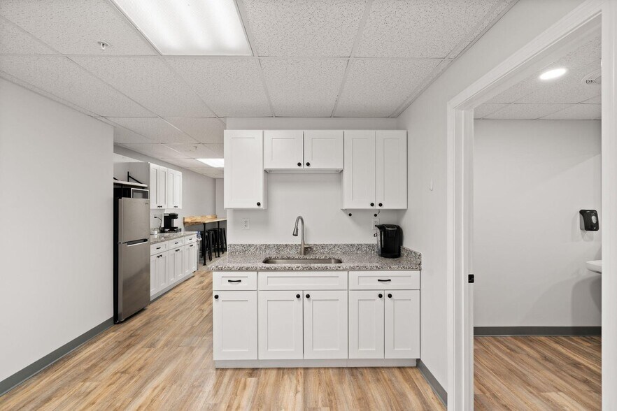 More Photos Of 19 Bridge St, Kittery Coworking Space