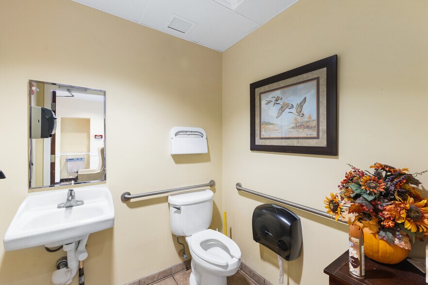 More Photos Of 467 Lake Howell Rd, Maitland Medical For Lease