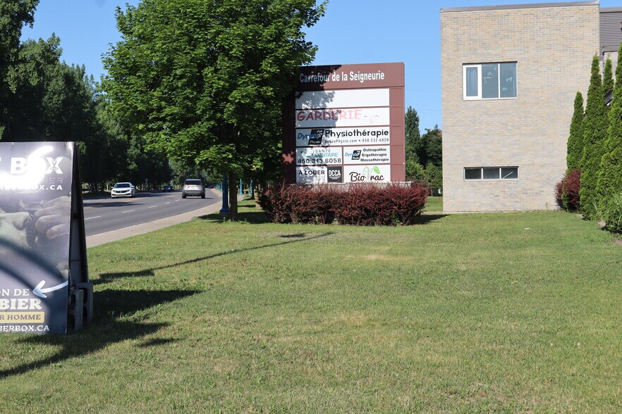 More Photos Of 2301 Rue De Versailles, Mascouche Storefront Retail Office For Lease