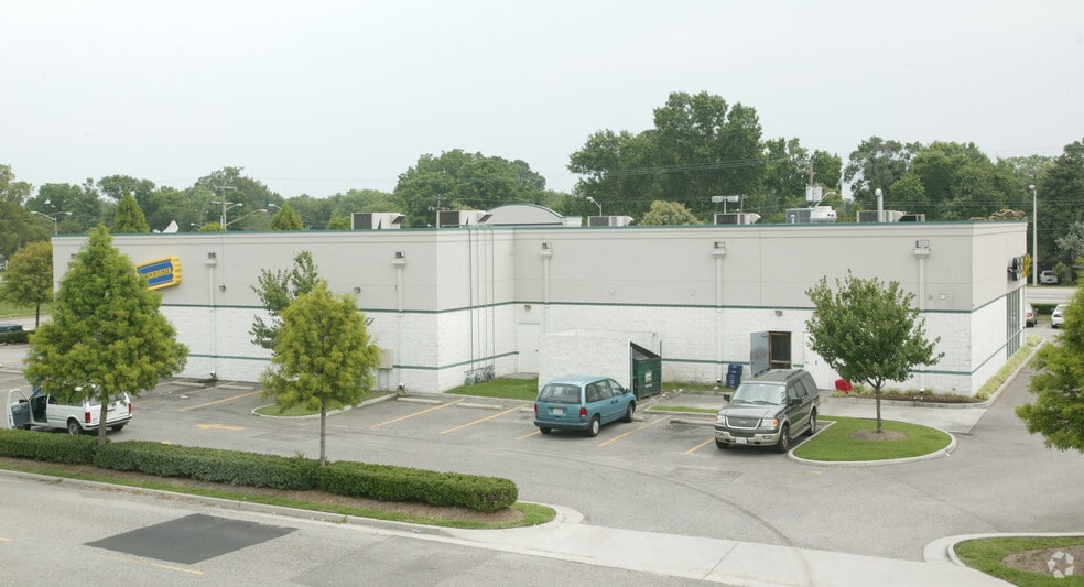 More Photos Of 1529 International Blvd, Norfolk Storefront For Lease