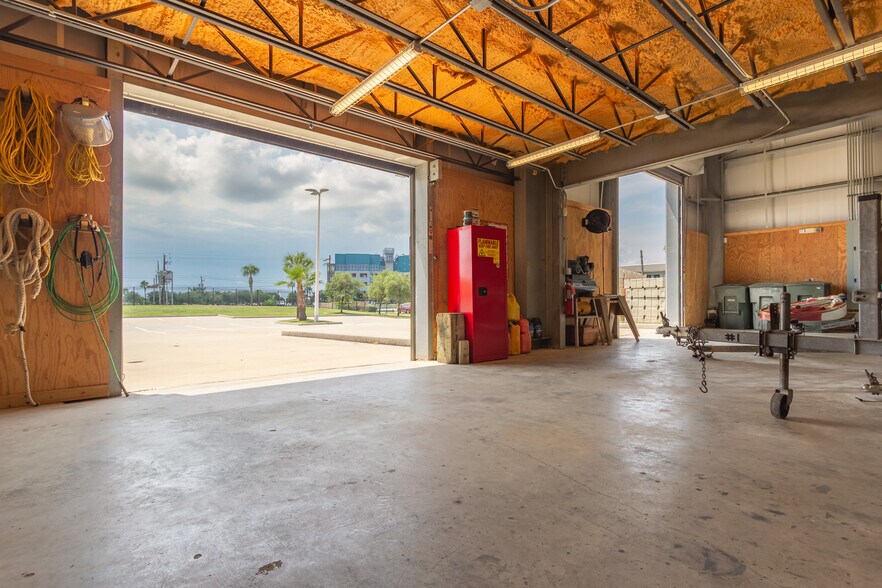 More Photos Of 7509 Broadway St, Galveston Lodge Meeting Hall For Sale