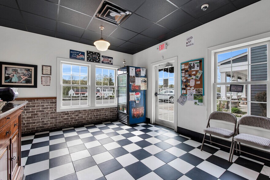 More Photos Of 787 Main St S, Woodbury Storefront Retail Office For Sale