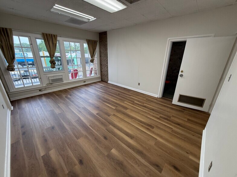 More Photos Of 2323 Main St, Tucker Loft Creative Space For Lease