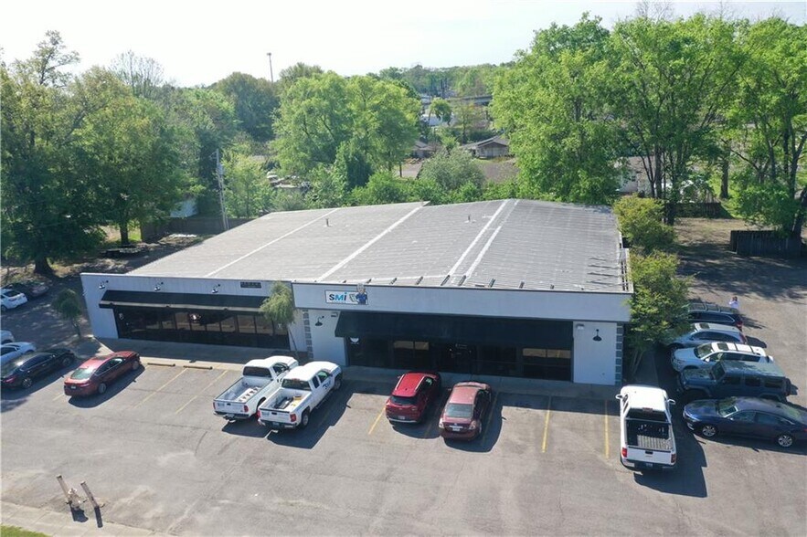 Primary Photo Of 302 E Parkway Dr, Russellville General Retail For Sale