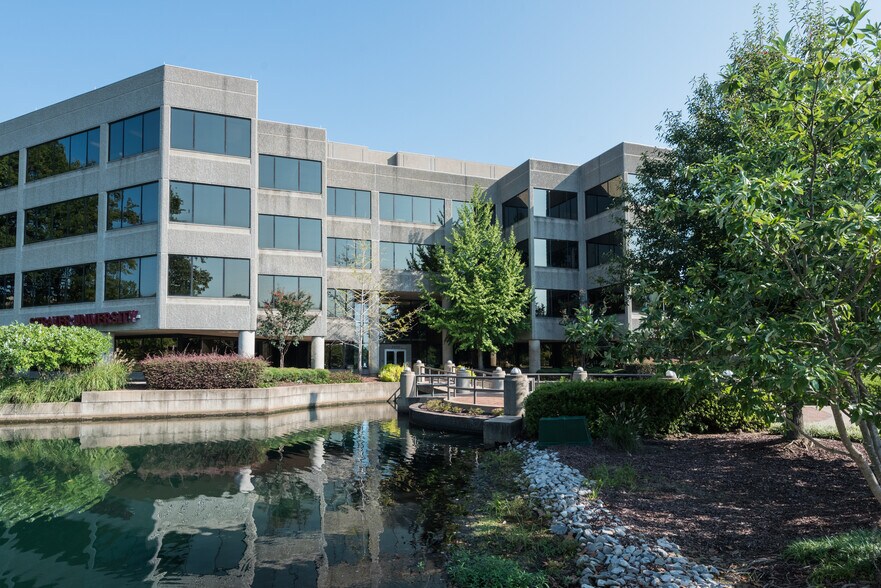 More Photos Of 2650 Thousand Oaks Blvd, Memphis Office For Lease