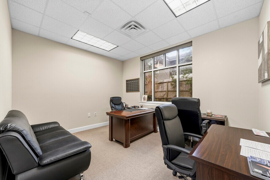 More Photos Of 2219 Sawdust Rd, The Woodlands Office For Sale