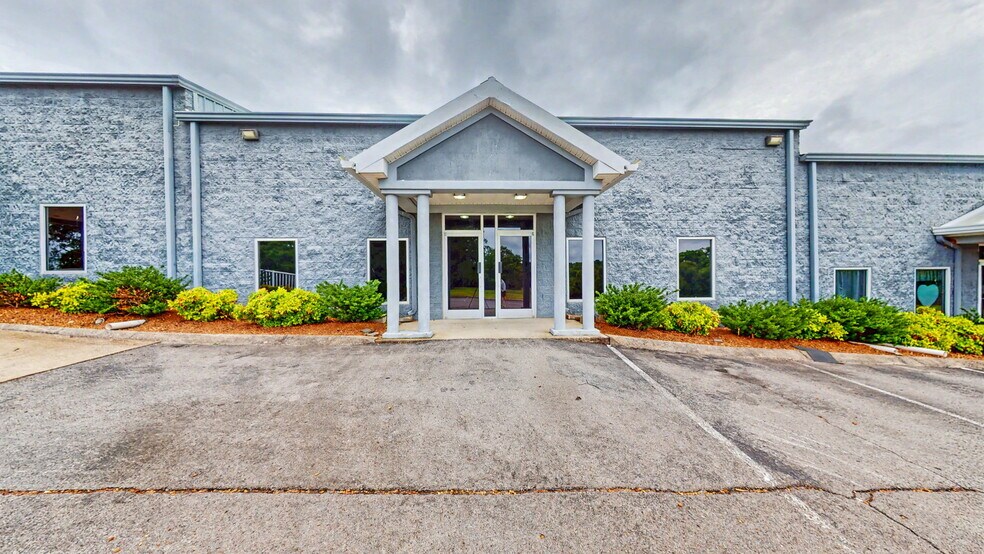 More Photos Of 7104 Lebanon Rd, Mount Juliet Warehouse For Lease