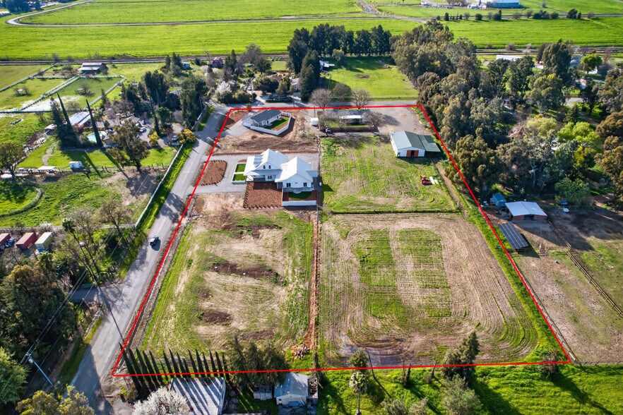 More Photos Of 25265 Carlsbad Ave, Davis Apartments For Sale