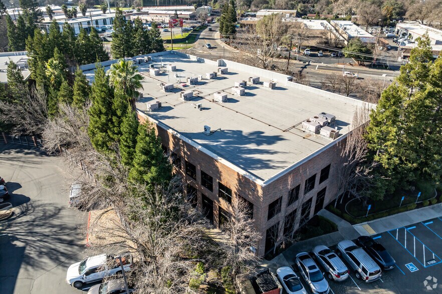 More Photos Of 4420 Auburn Blvd, Sacramento Office For Lease