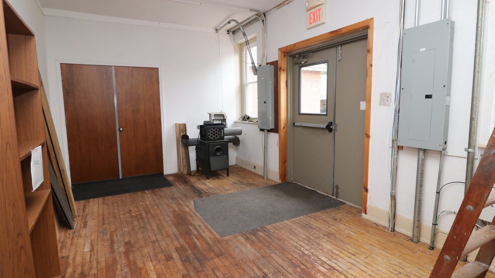 More Photos Of 214-218 S 4th St, Perkasie Warehouse For Lease