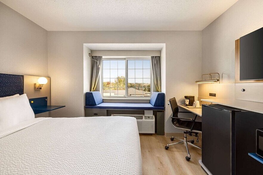 More Photos Of 424 20th St S, New Ulm Hotel For Sale
