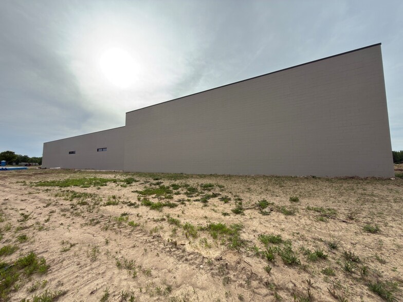 More Photos Of 796 Campus Parkway Dr, Tecumseh Manufacturing For Sale