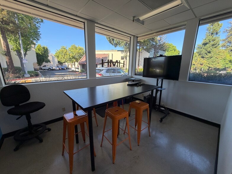More Photos Of 1570 Oakland Rd, San Jose Research And Development For Sale