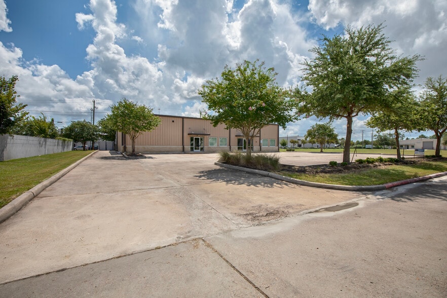 More Photos Of 1145 Butler Rd, League City Office For Sale