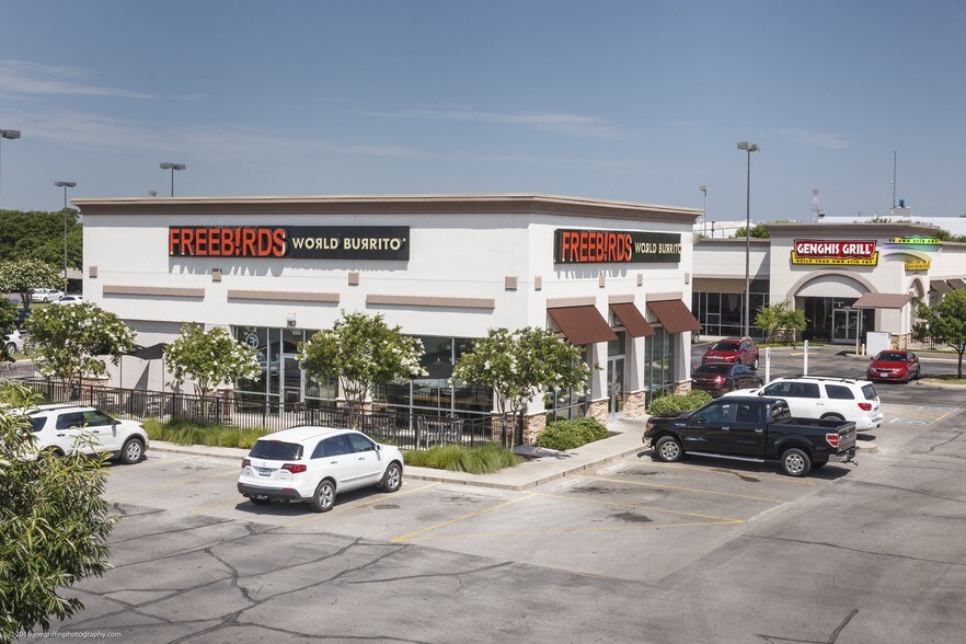 More Photos Of 200-300 N New Rd, Waco Unknown For Lease