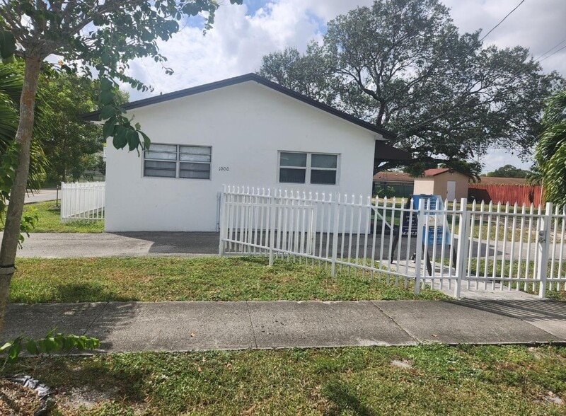 More Photos Of 1000 Foster Rd, Hallandale Beach Religious Facility For Sale